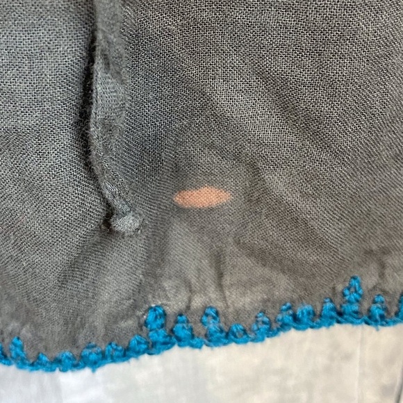 Johnny Was Biya Embroidered Tunic Top in Grey Multicolor Size Medium. - Picture 8 of 12